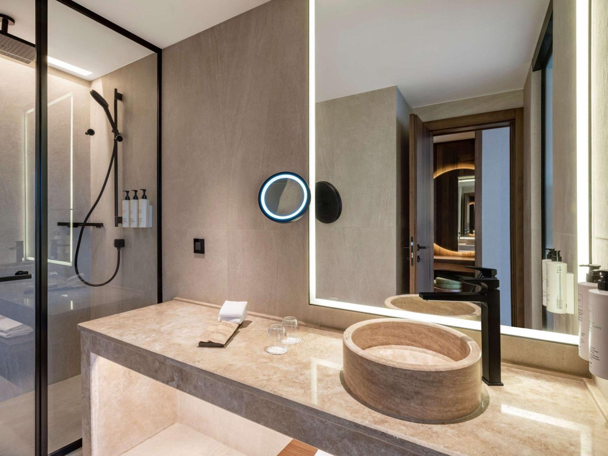 Swissotel 5*