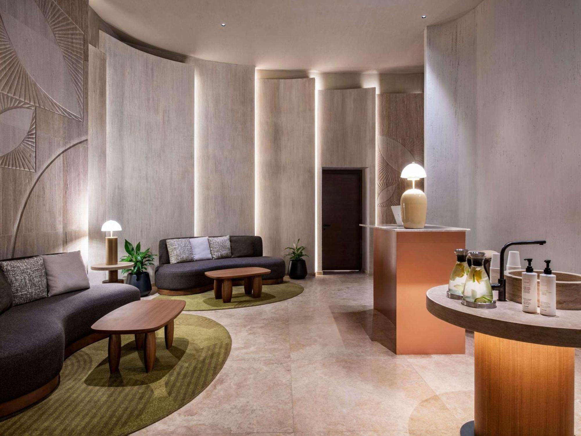 Отель Swissotel