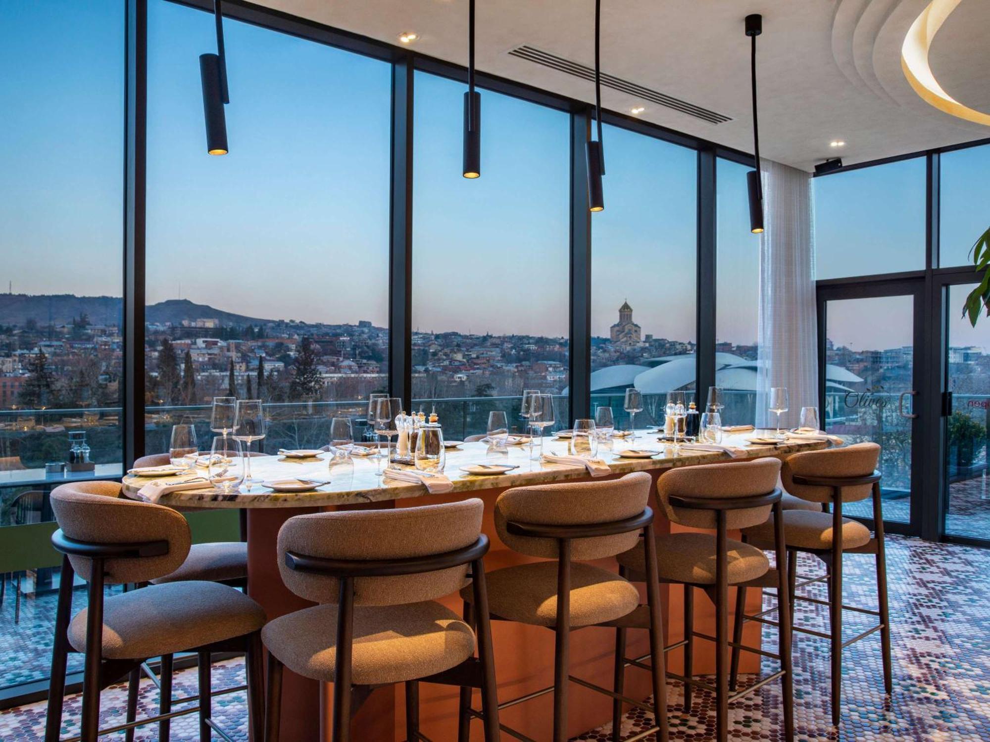 Отель Swissotel