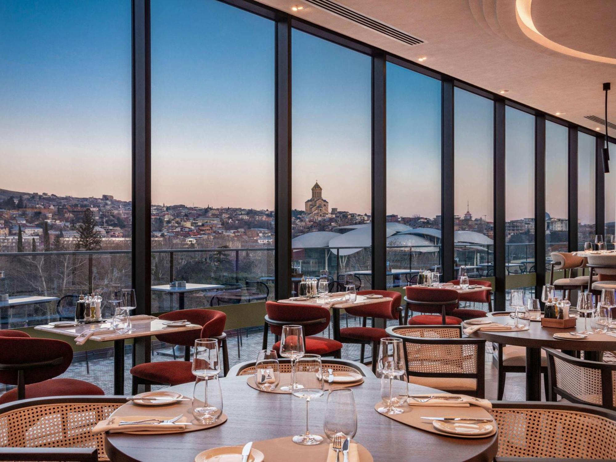 Swissotel 5* Тбилиси