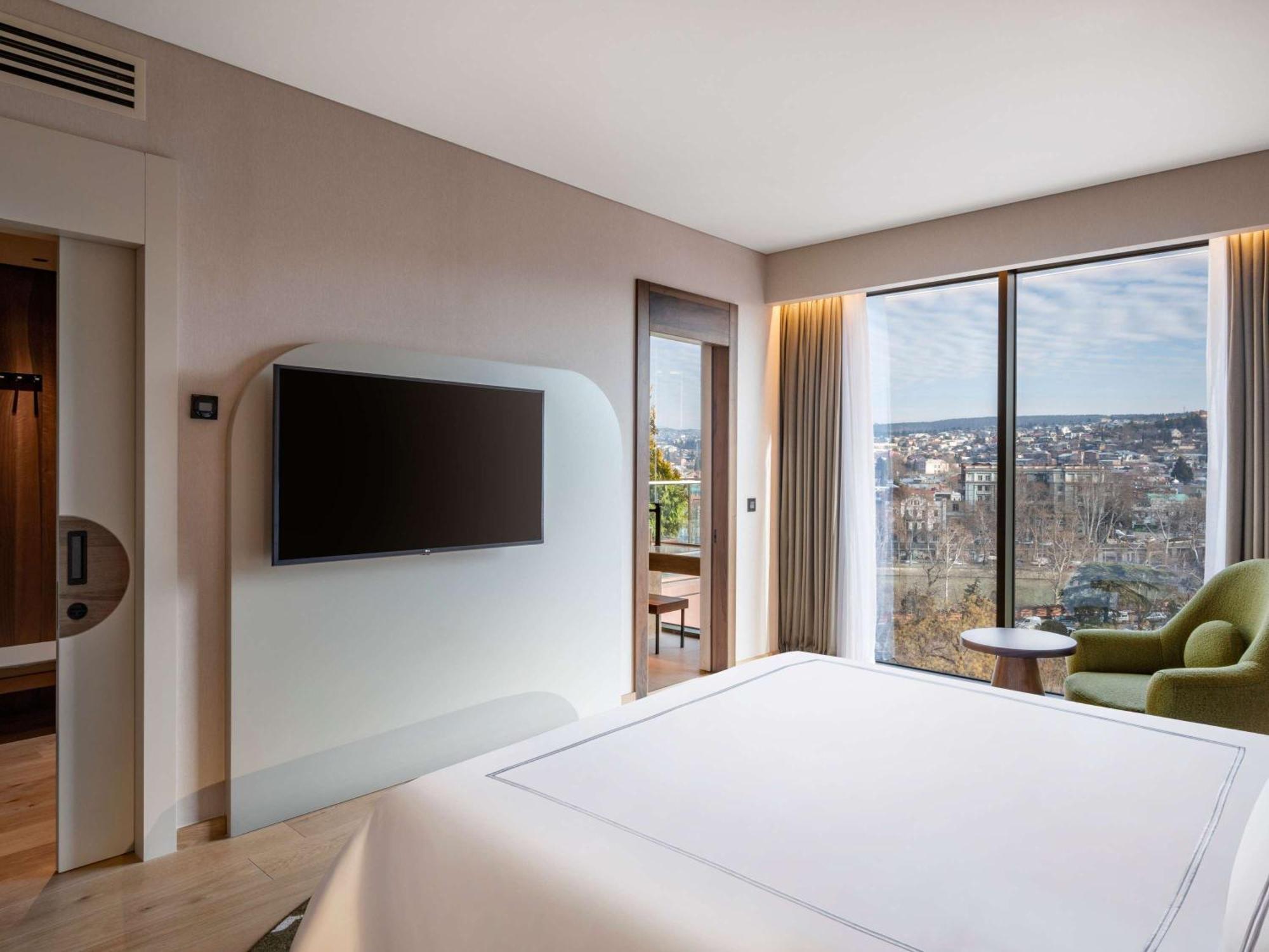 Swissotel 5* Тбилиси