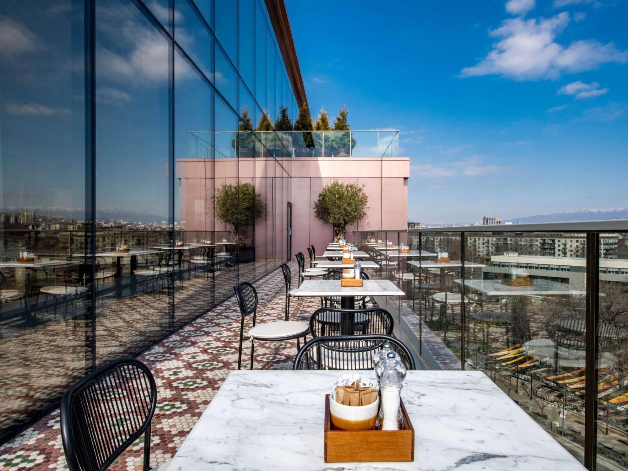 Отель Swissotel Тбилиси