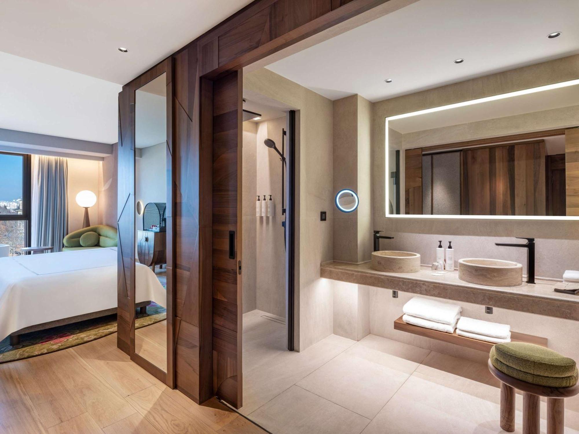 Swissotel 5* Тбилиси