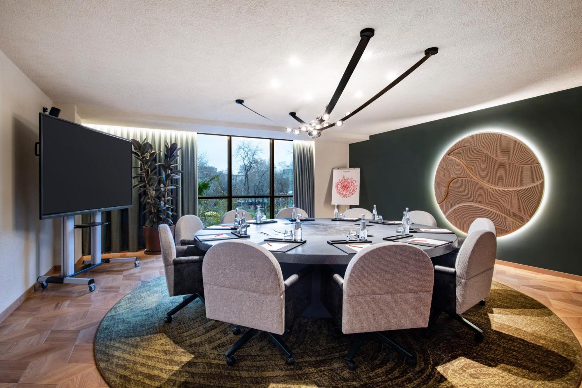 Swissotel 5*