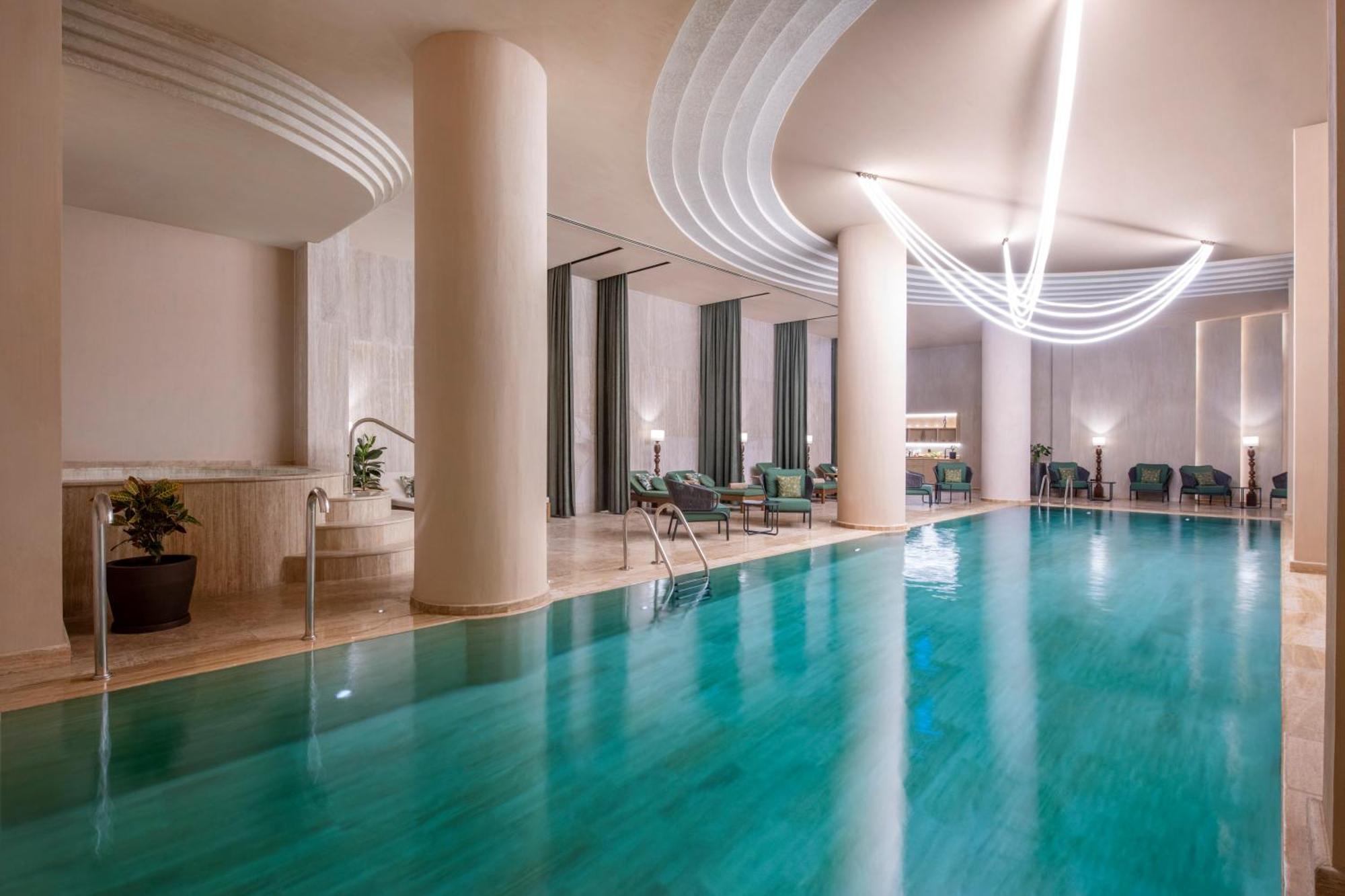 Отель Swissotel